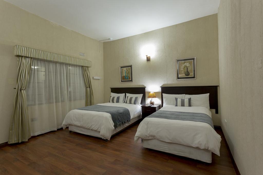 Mokorro Hotel Chingola Room photo