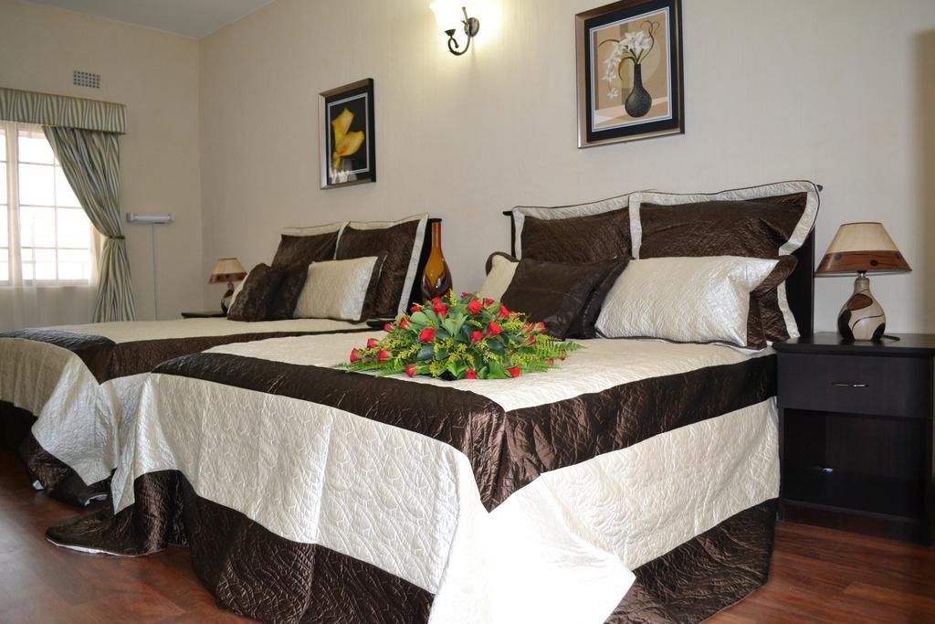 Mokorro Hotel Chingola Room photo