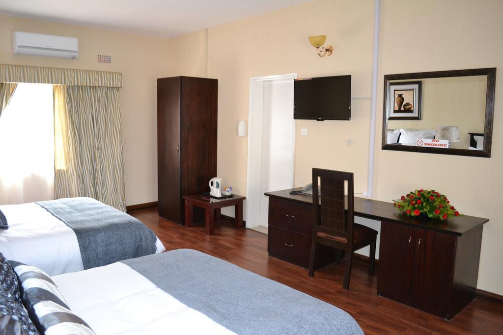 Mokorro Hotel Chingola Room photo